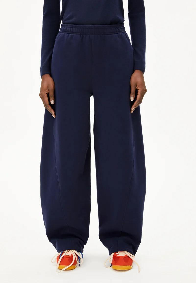 BELLAISAA | tinted navy