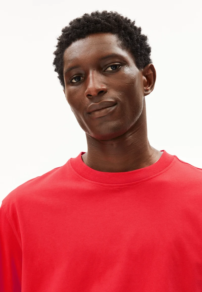 MAARKOS MID WEIGHT T-SHIRT | mars red
