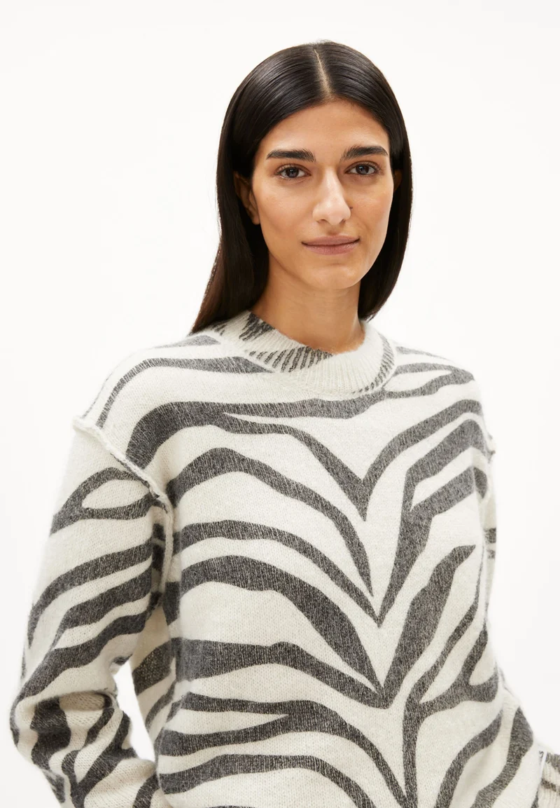 BALBAA PREMIUM ZEBRARAA STRICKPULLOVER | oatmilk-black