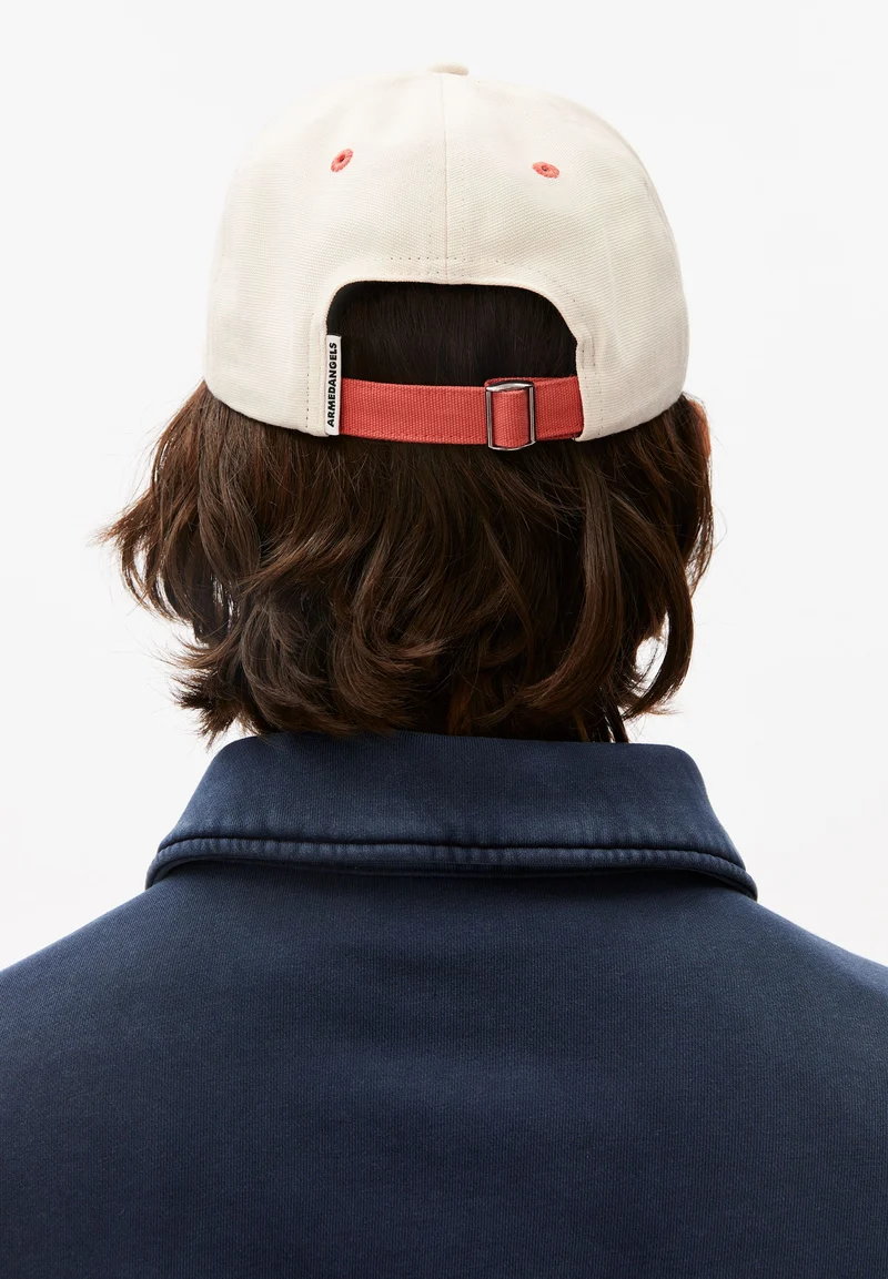 YENAAS COLORBLOCK KAPPE | oatmilk-tabasco red