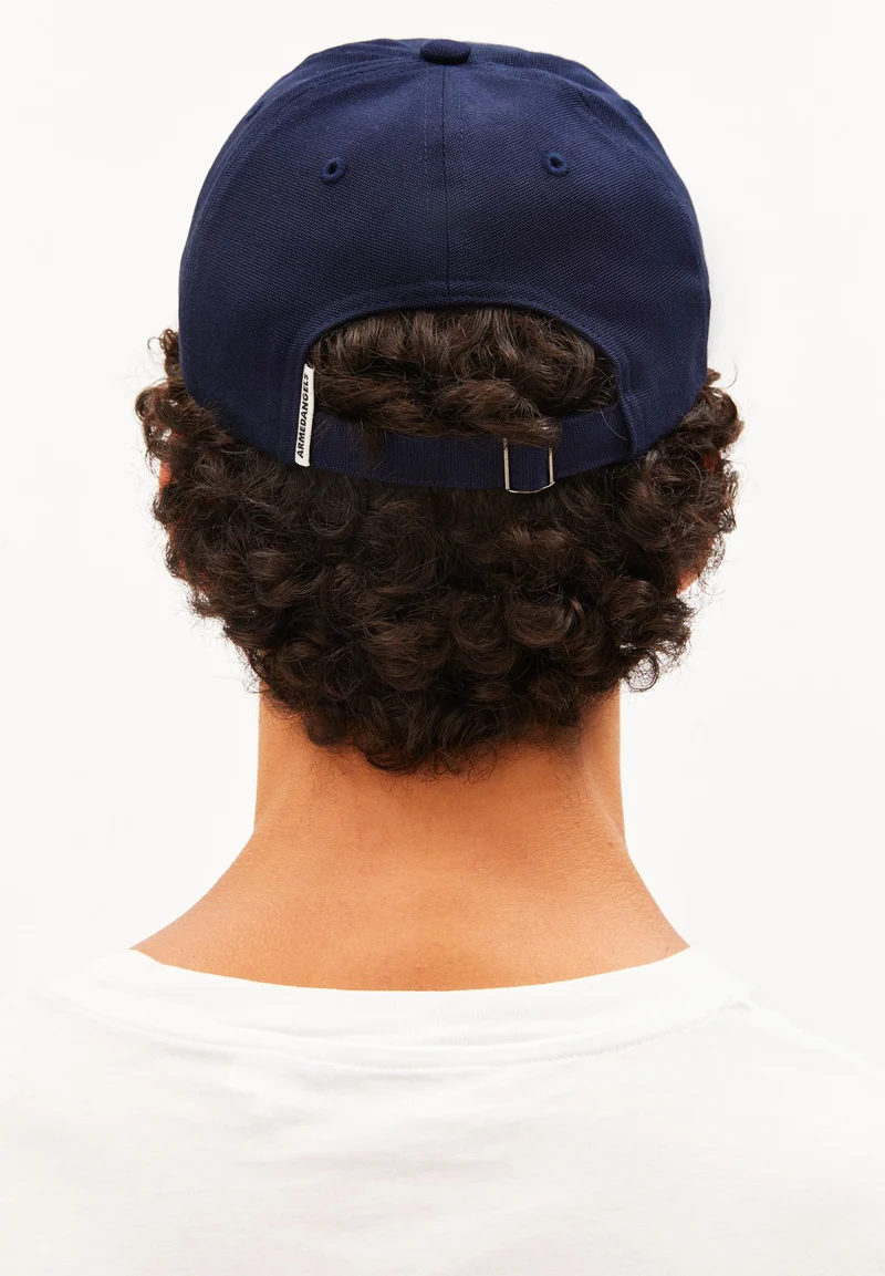 ICONIC Å KAPPE | tinted navy-broken white