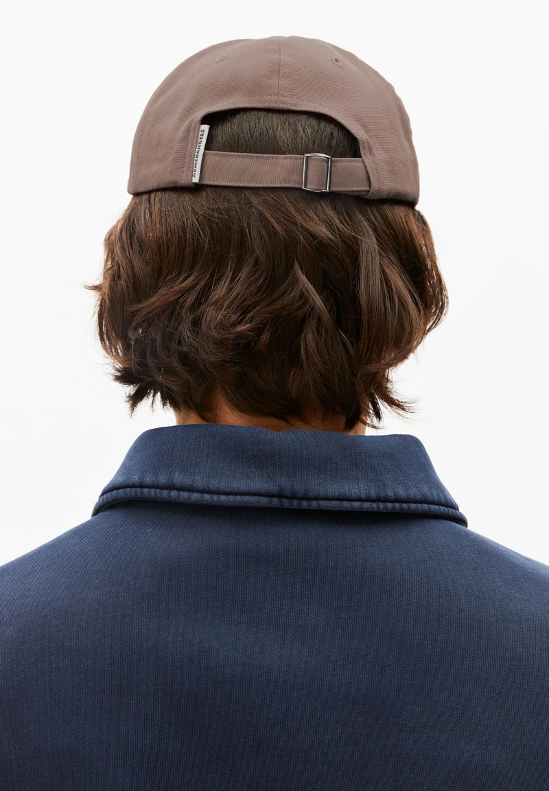YENAAS BOLD KAPPE | walnut cream