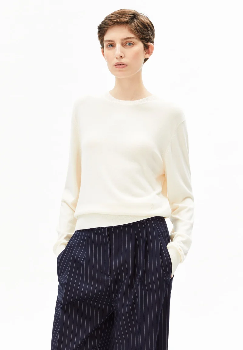 FINE KNIT SWEATER