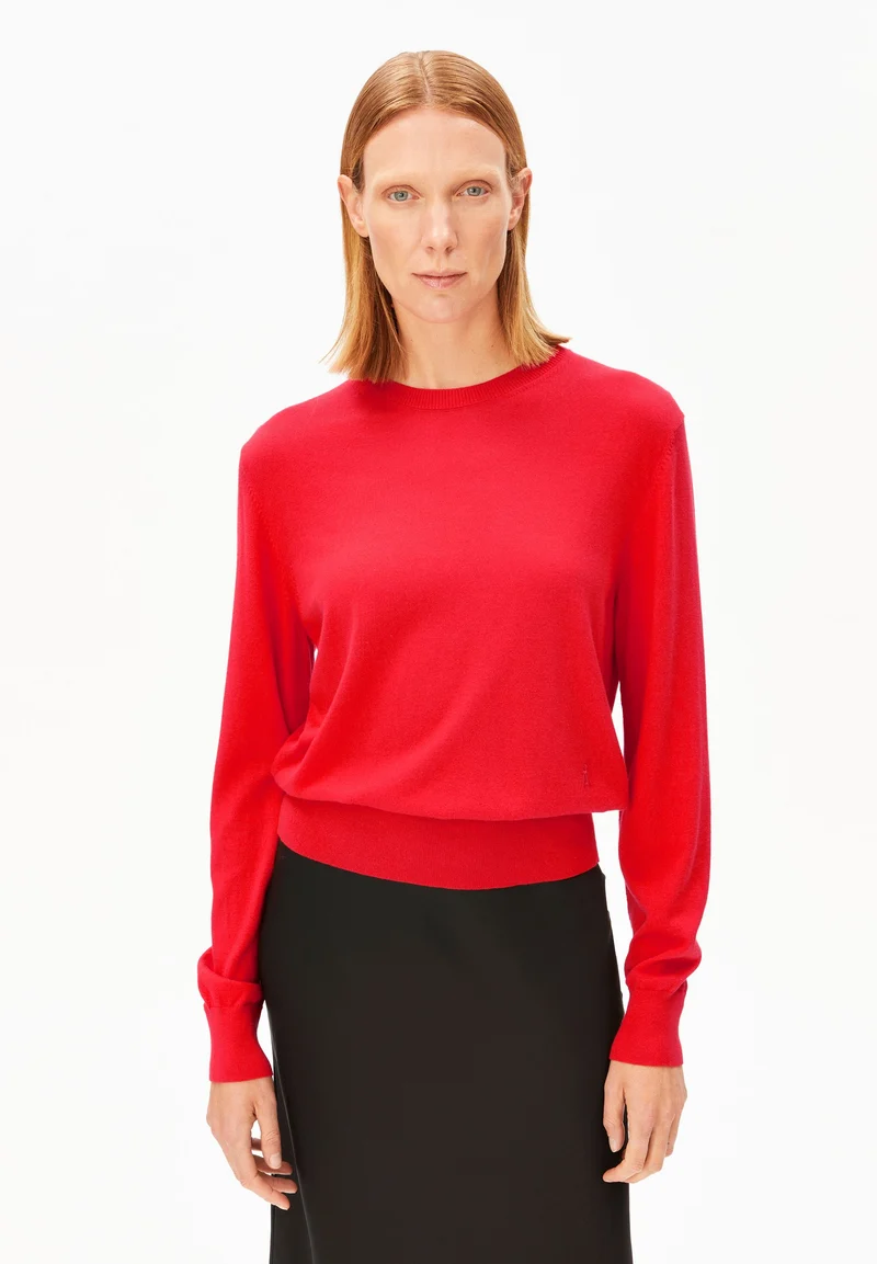 FINE KNIT SWEATER