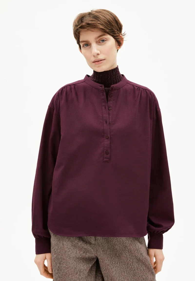 EFINARAA BRUSHED BLUSE | dark cranberry