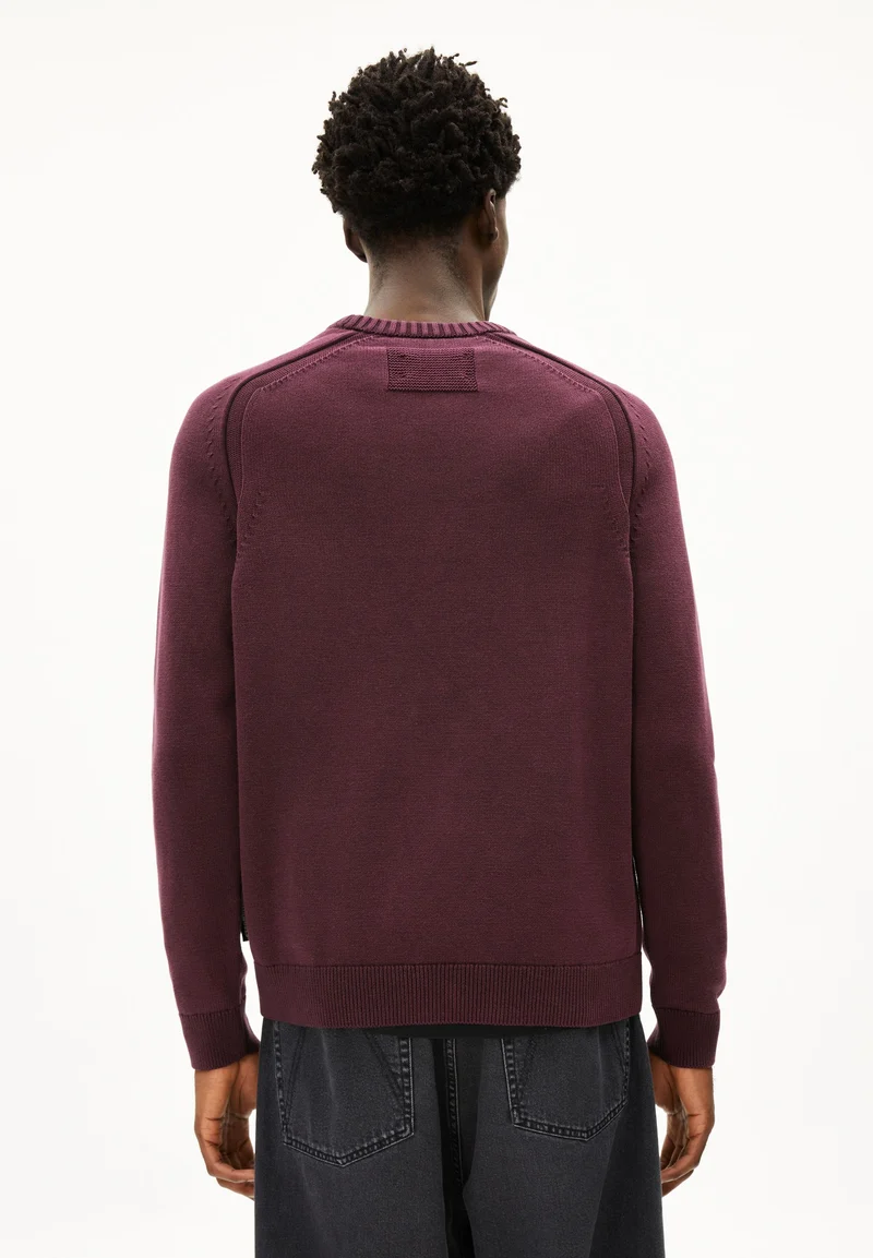 VAANJO GMT DYE STRICKPULLOVER | dark cranberry