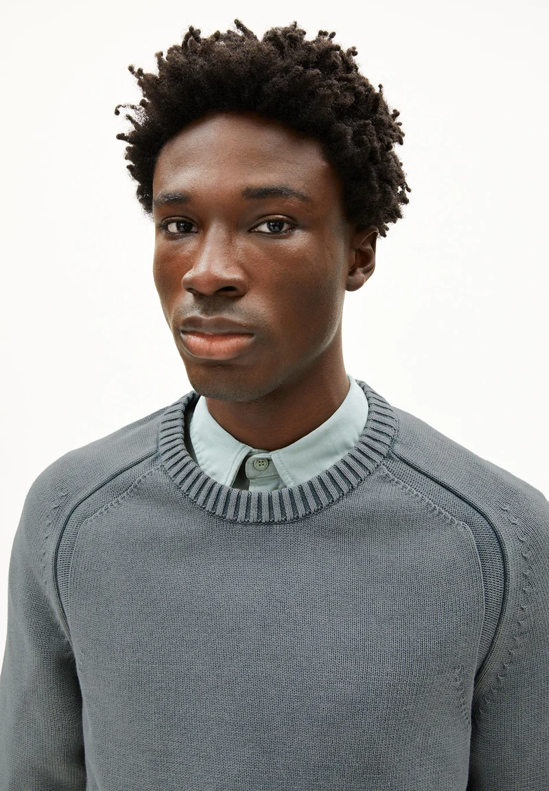 VAANJO GMT DYE STRICKPULLOVER | space steel