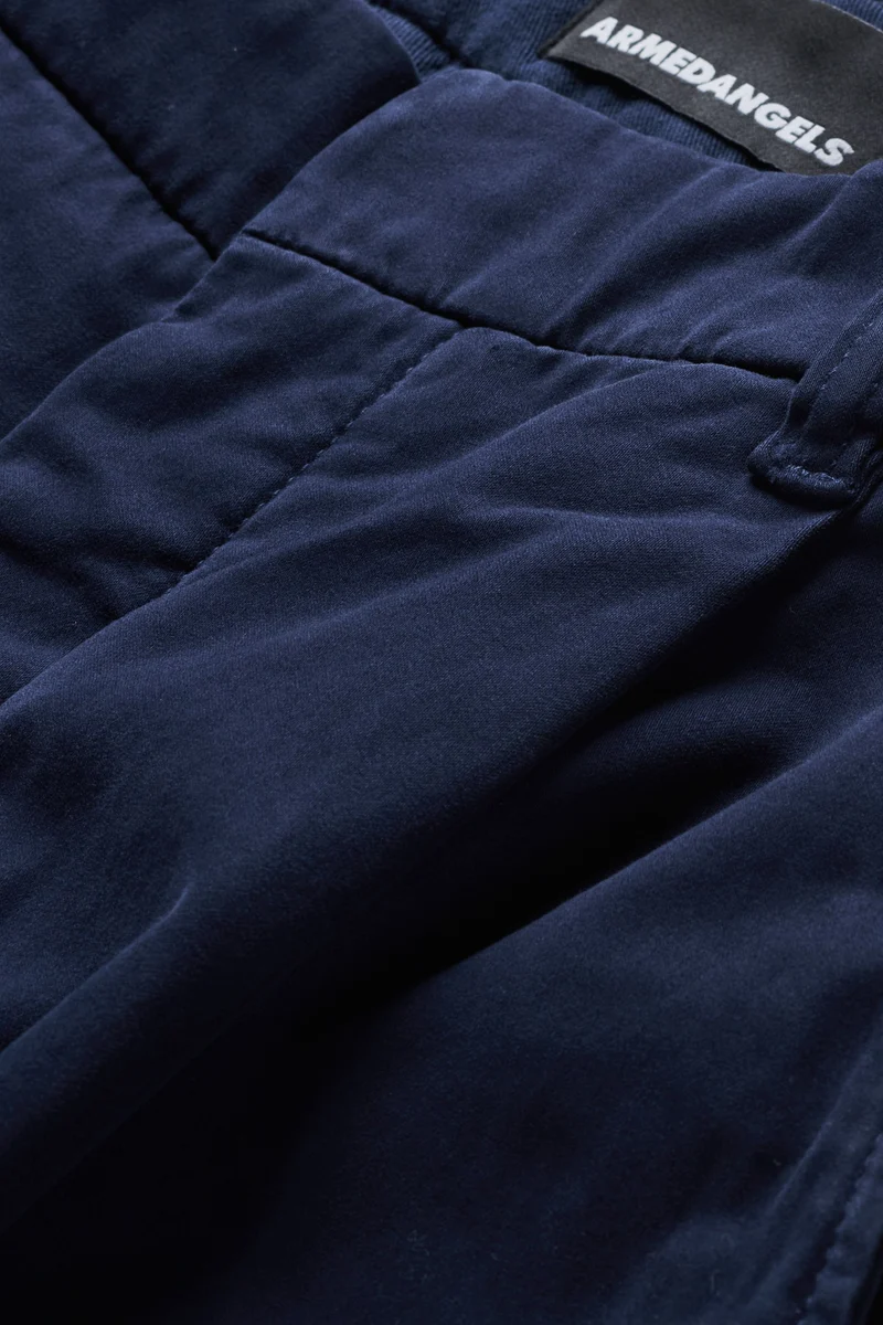 TAAMIR PLISSIERTE CHINOHOSE | night sky
