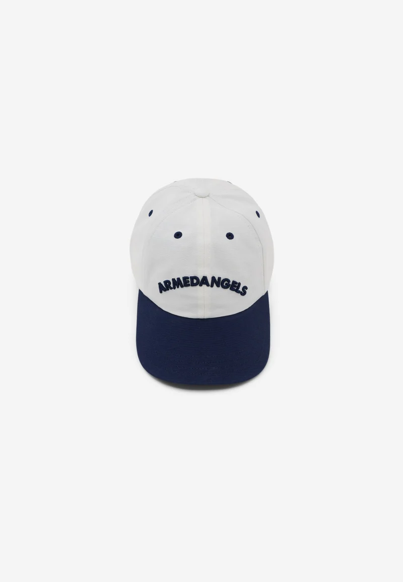 YENAAS COLORBLOCK KAPPE | oatmilk-tinted navy
