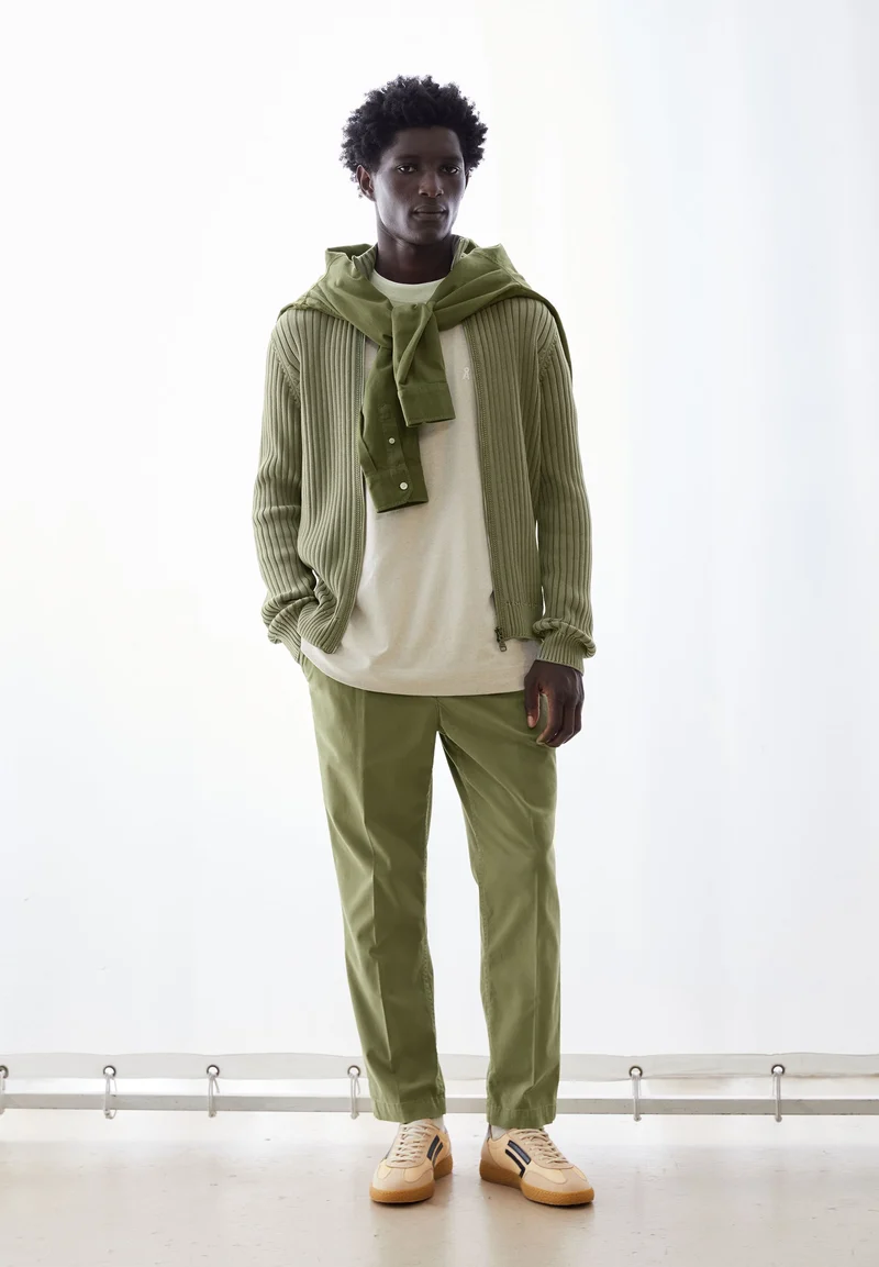 PIGMENT DYE STRICKJACKE | fatigue green