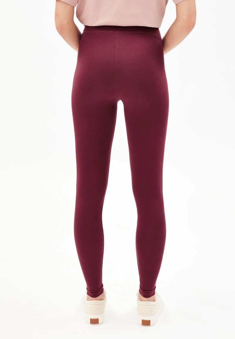 FARIBAA | ruby red