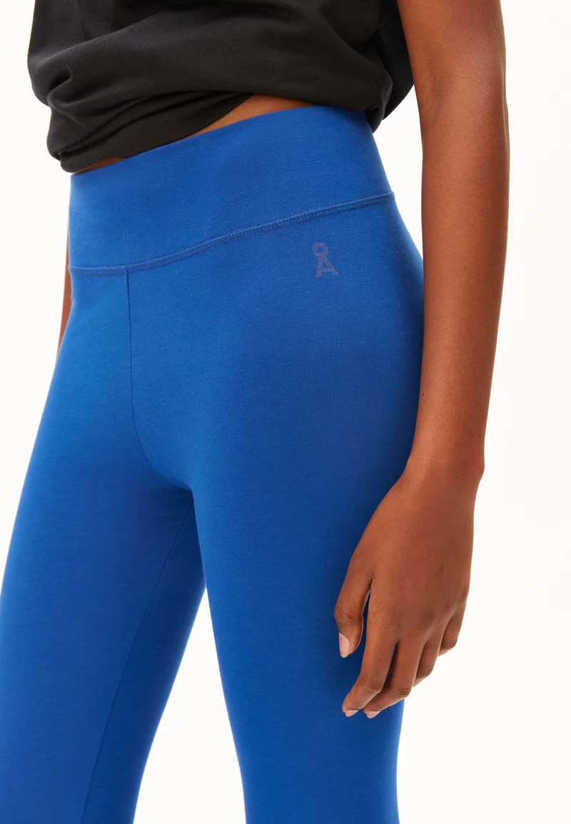 FARIBAA | dynamo blue