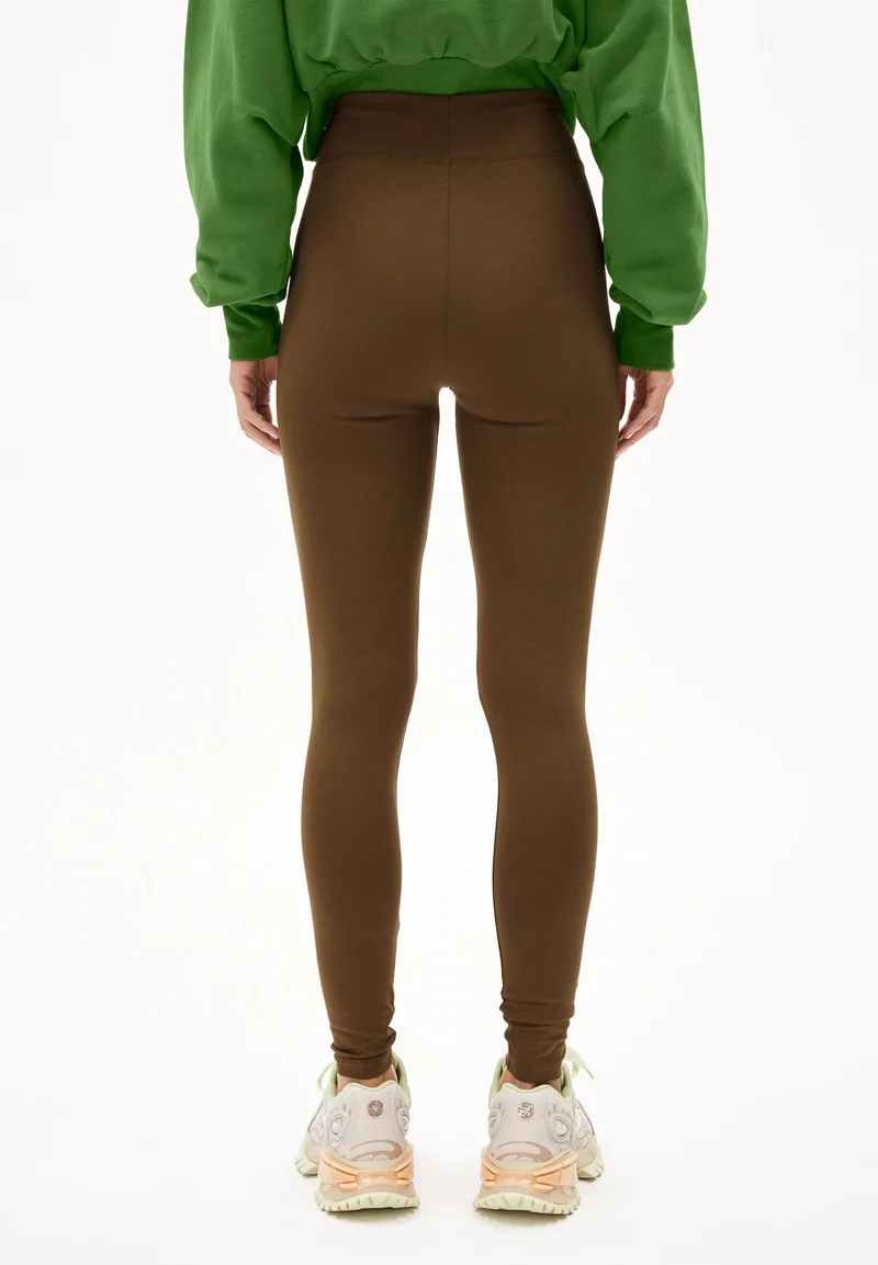 FARIBAA | dried moss