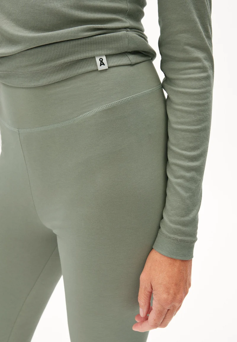 FARIBAA | grey green