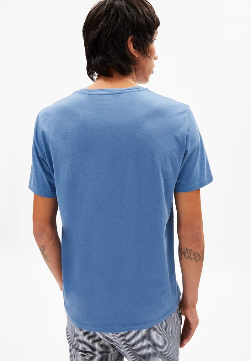 JAAMES T-SHIRT | cloudbusting