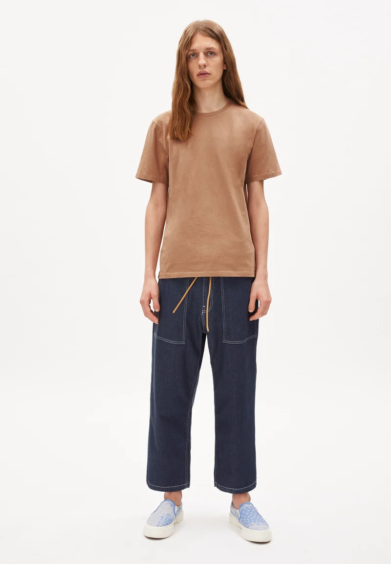 JAAMES T-SHIRT | aged timber
