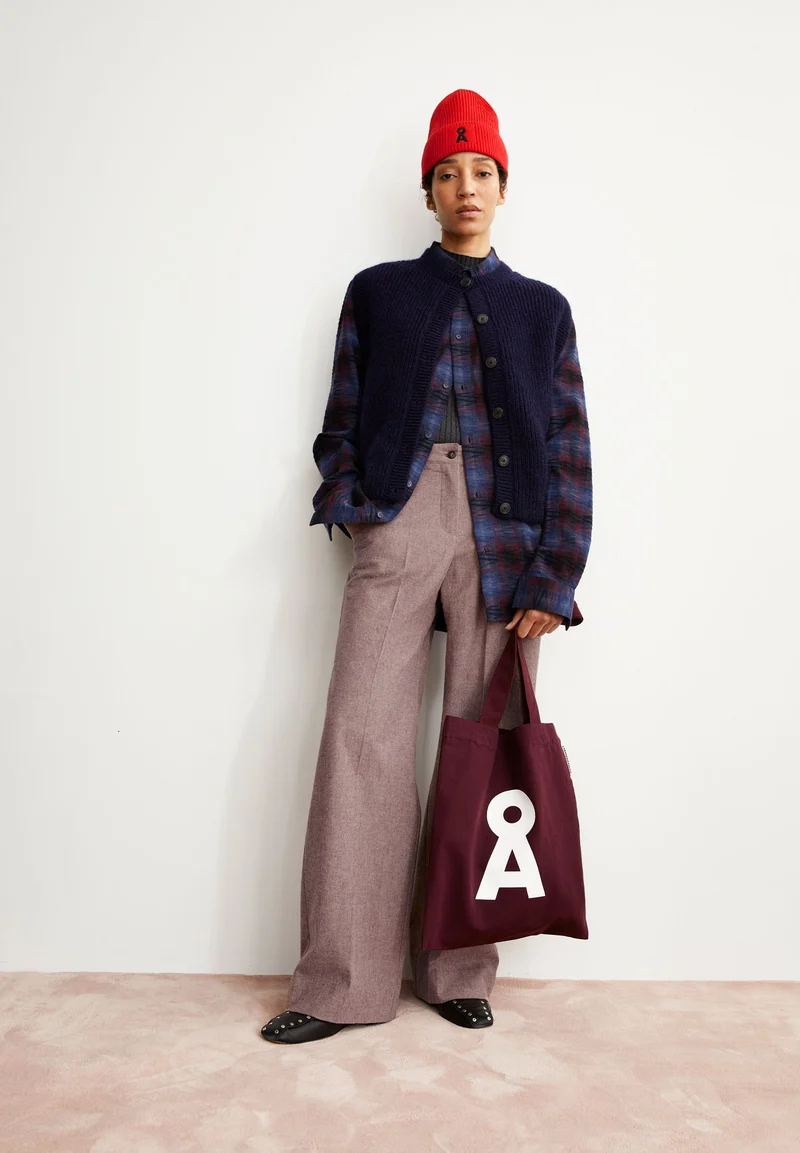 LEANDRAA HANDAAS | pure-dark cranberry
