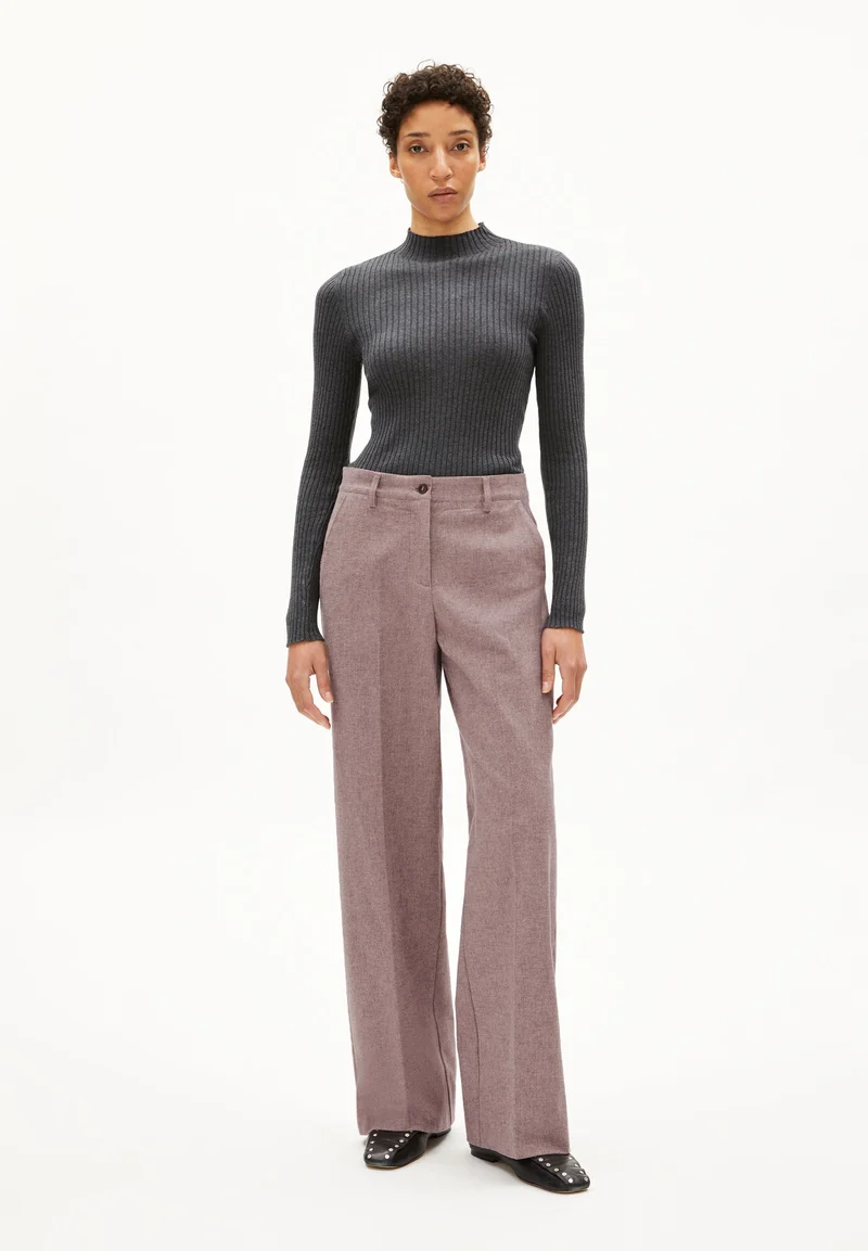LEANDRAA HANDAAS | pure-dark cranberry