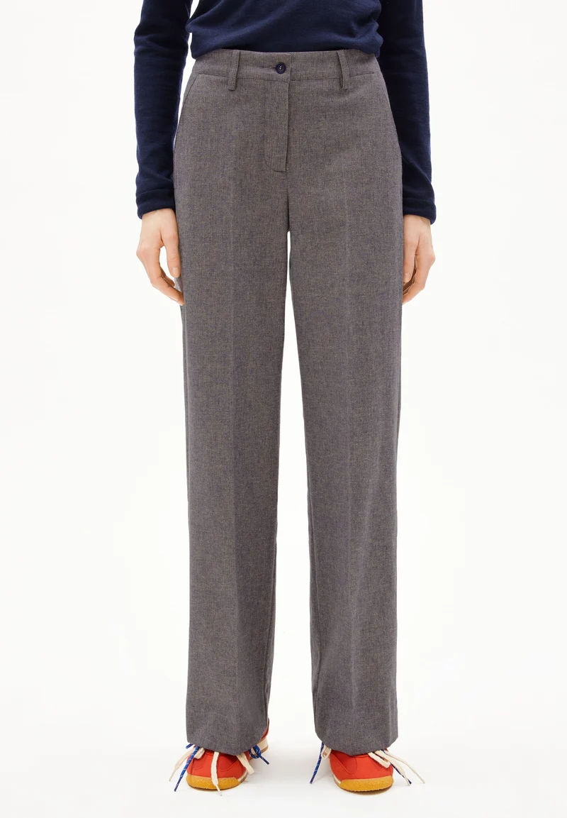 LEANDRAA HANDAAS | pure-tinted navy