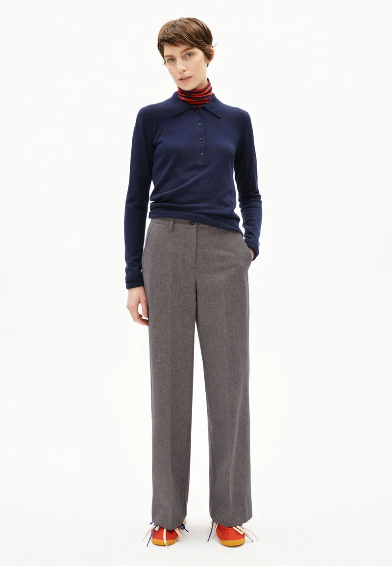 LEANDRAA HANDAAS | pure-tinted navy