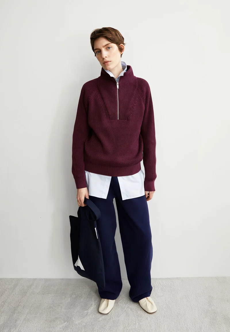 RONYIAAS GMT DYE | dark cranberry
