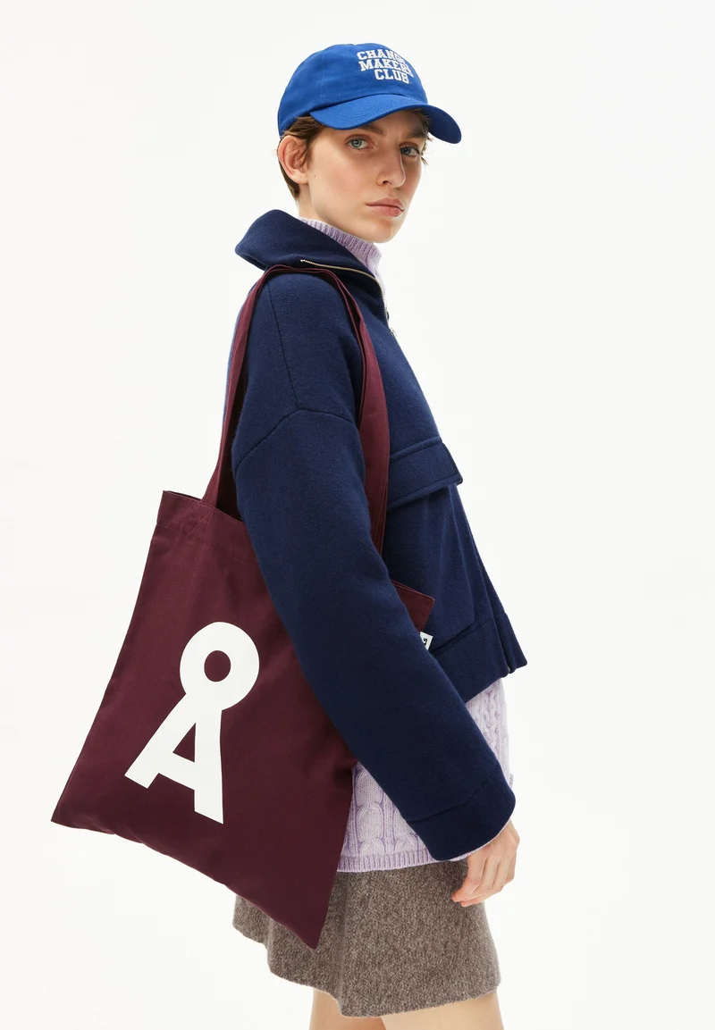TOTAA BOLD TOTE BAG | dark cranberry