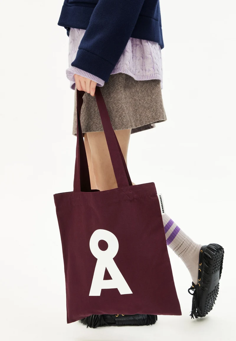 TOTAA BOLD TOTE BAG | dark cranberry