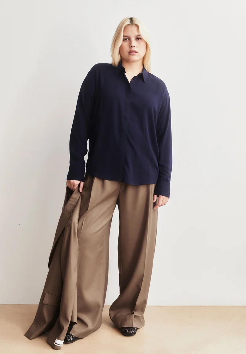 LARISAANA LANGARMBLUSE | tinted navy