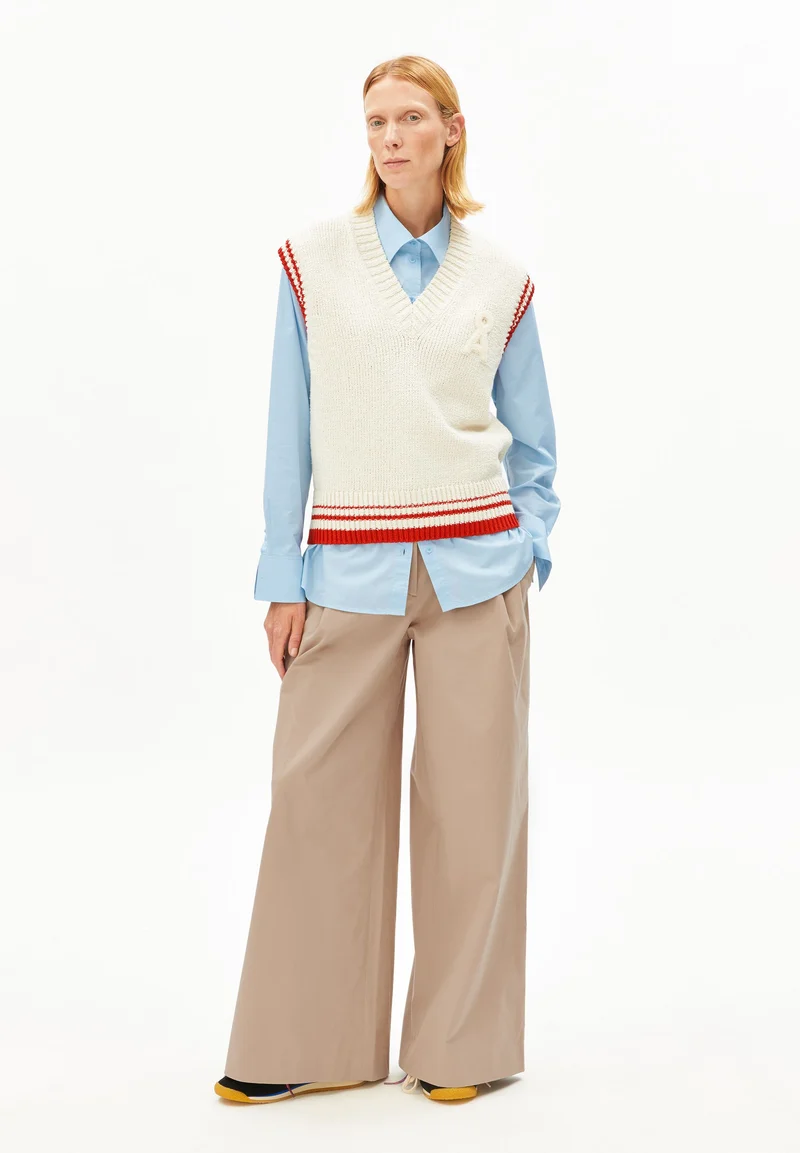 ICONIC Å COLLEGE PULLUNDER | oatmilk-mars red