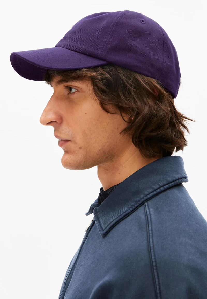 YENAAS BOLD KAPPE | pungent purple