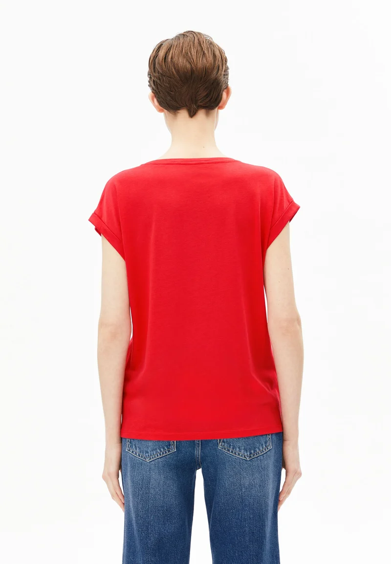 JILAANA T-SHIRT | mars red