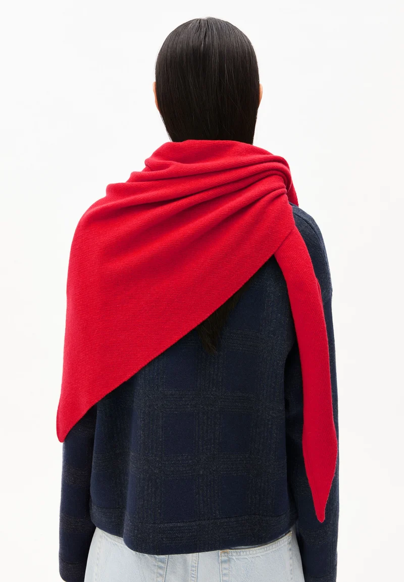 BRYANAA TRIANGLE SCARF | candy apple