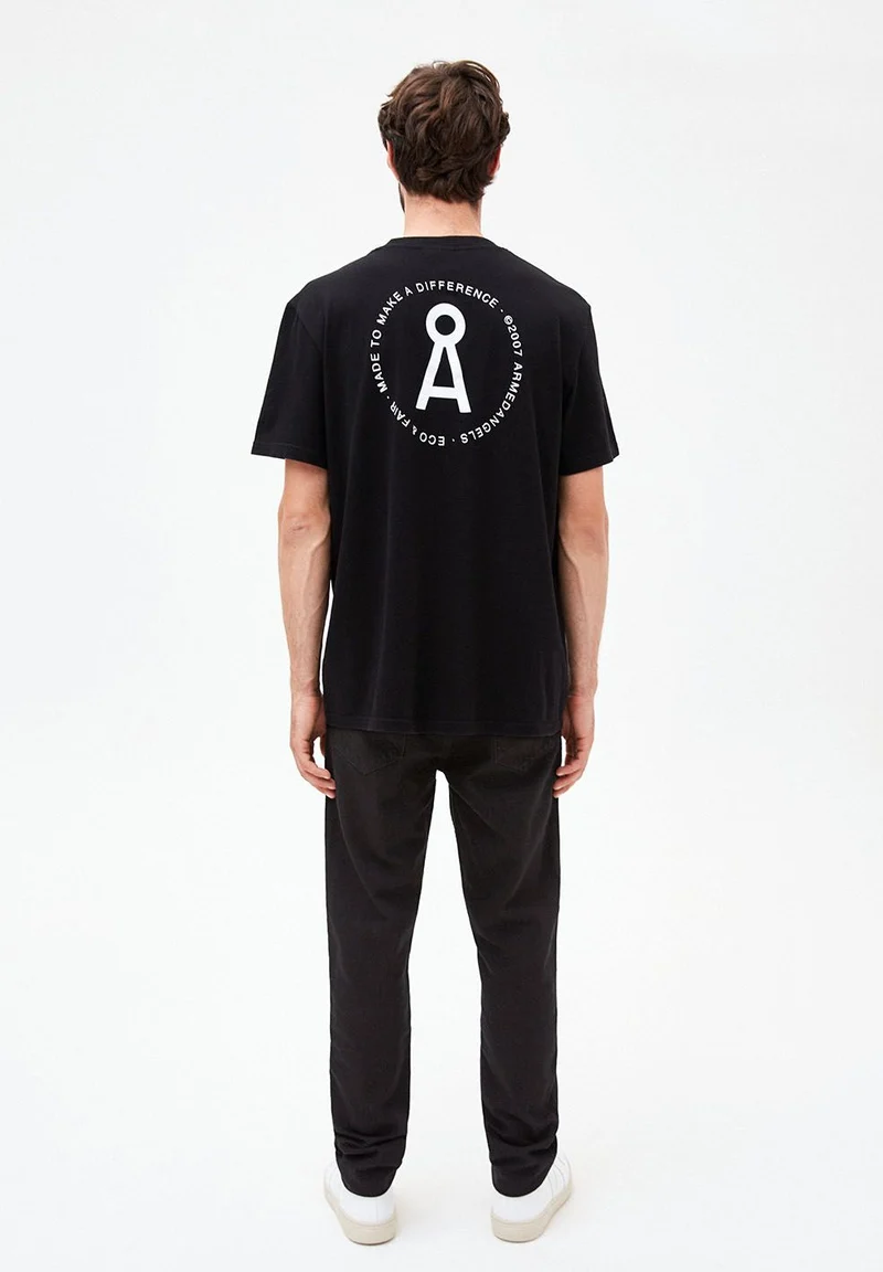 AADNAN CAPSULE.04 | black