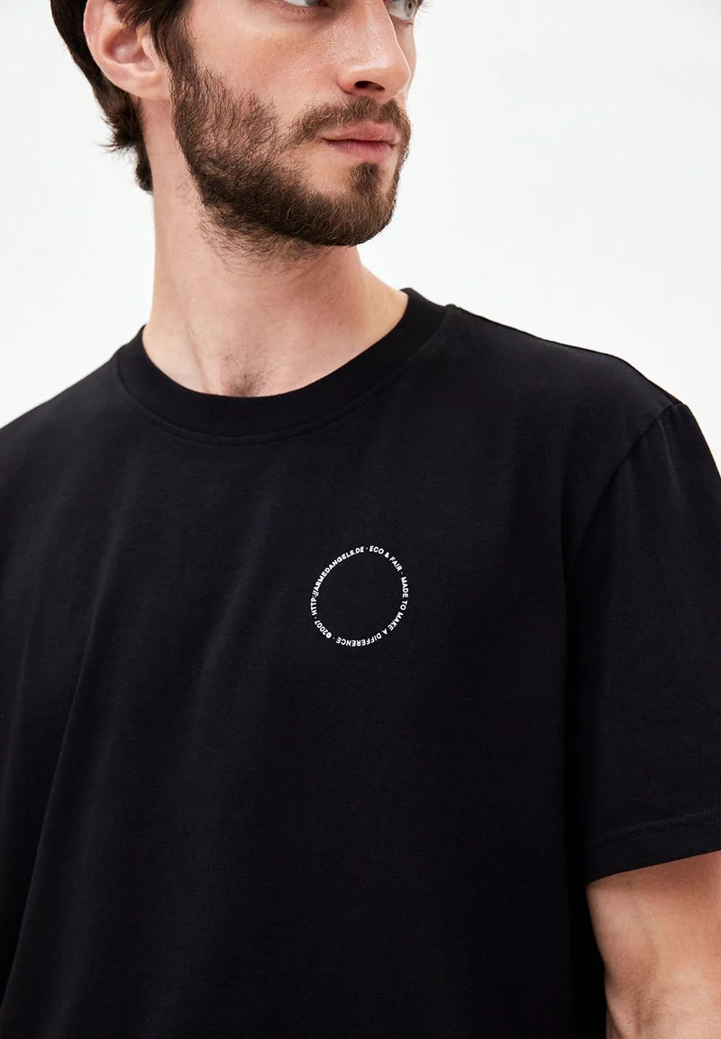 AADNAN CAPSULE.04 | black