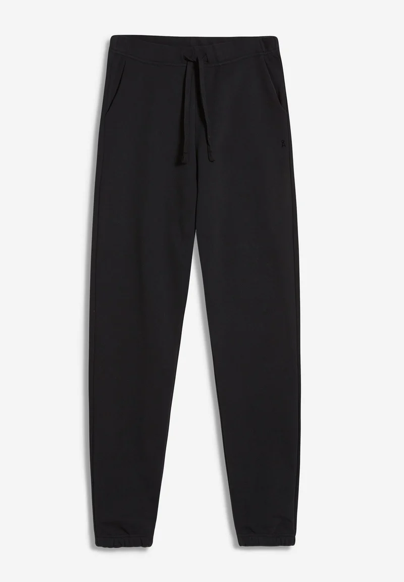 IVAA | black