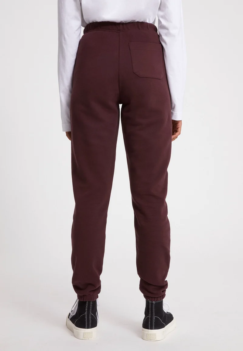 IVAA | aubergine