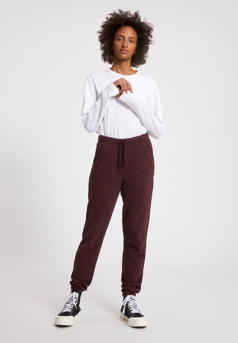 IVAA | aubergine