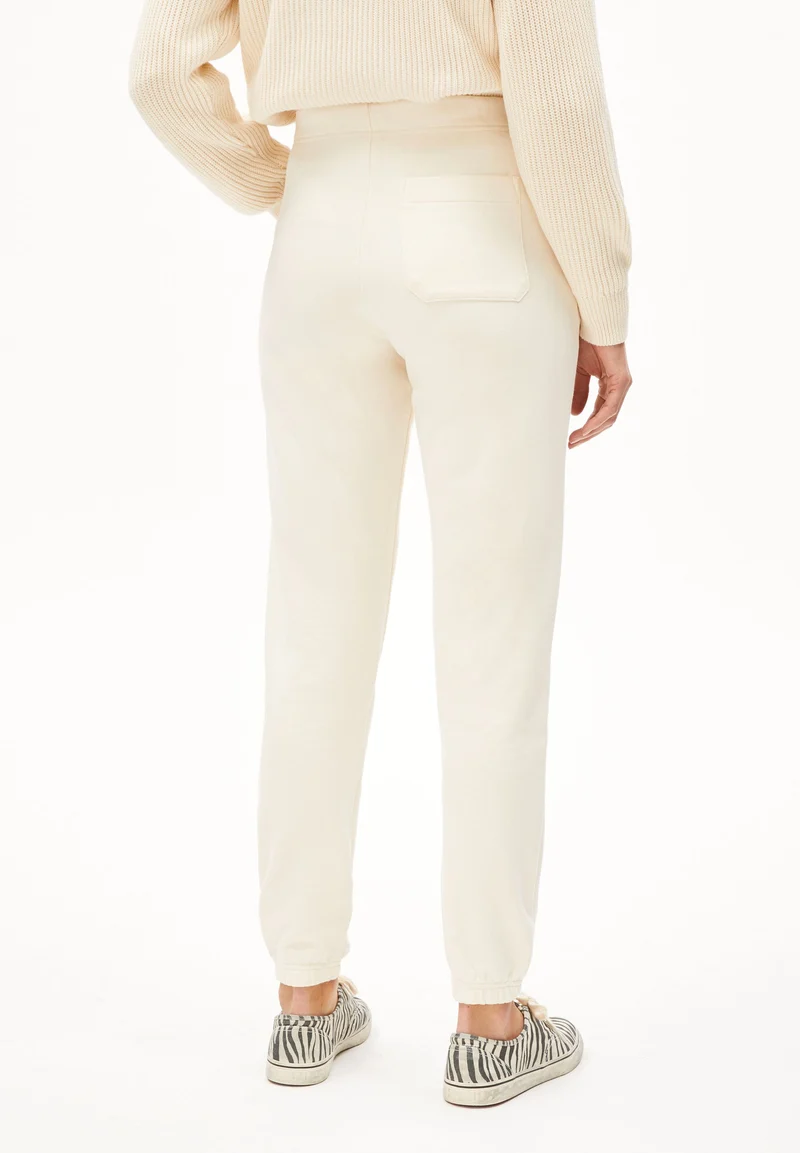 IVAA | undyed