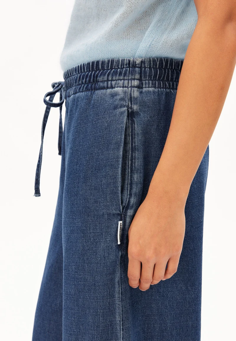 KELAANI JEANSHOSE | eau