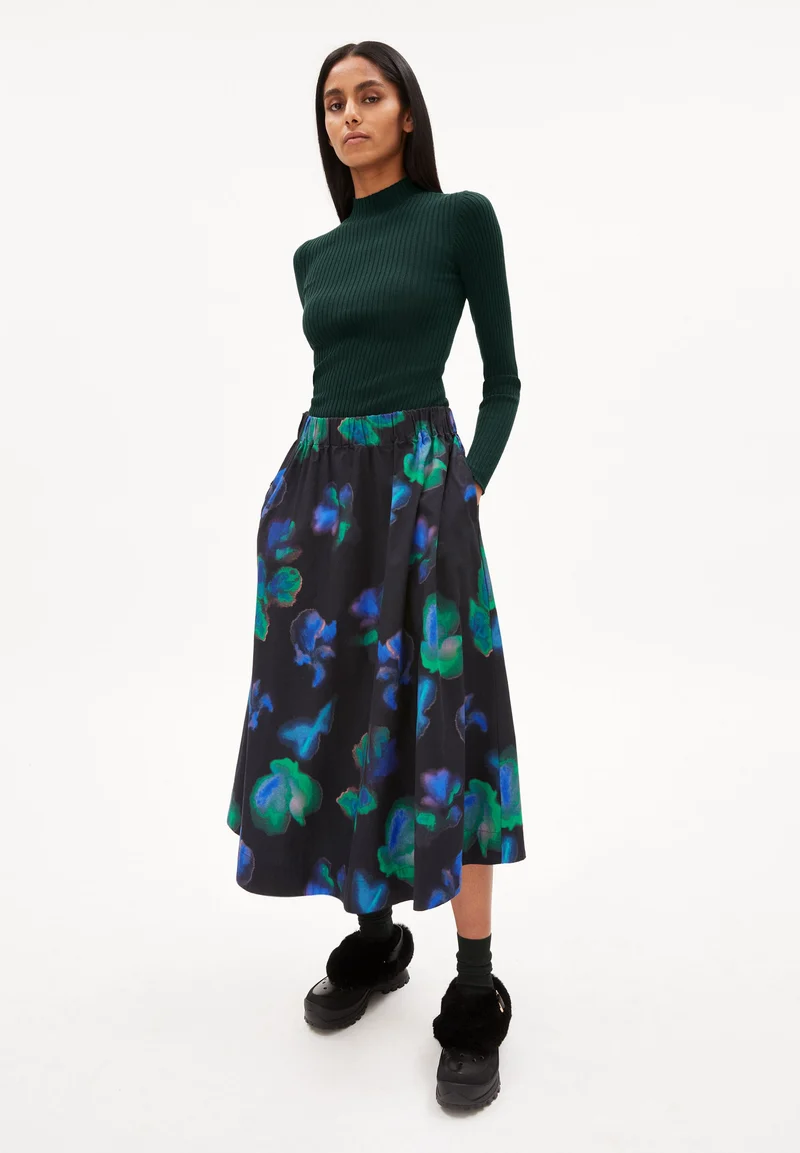 ALAANIA STRICKPULLOVER | dark scarab