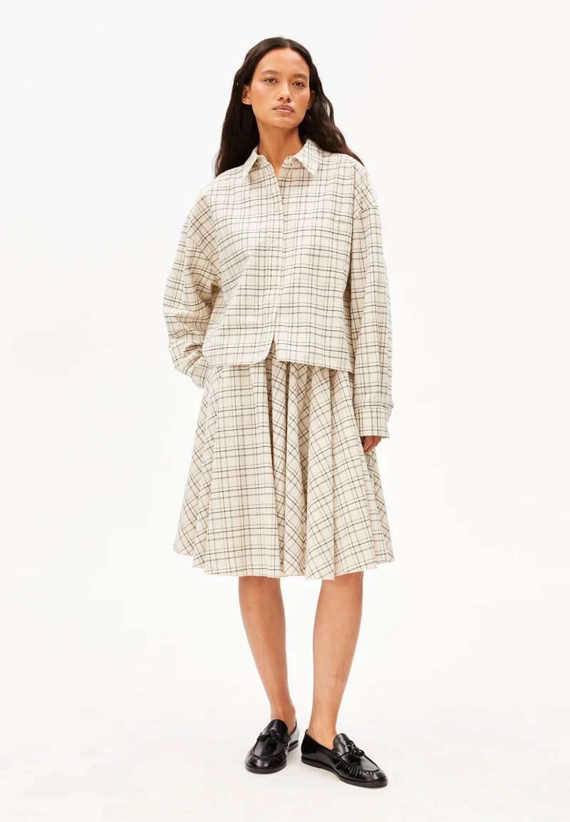 KARIERTE BOXY BLUSE | oatmilk-black