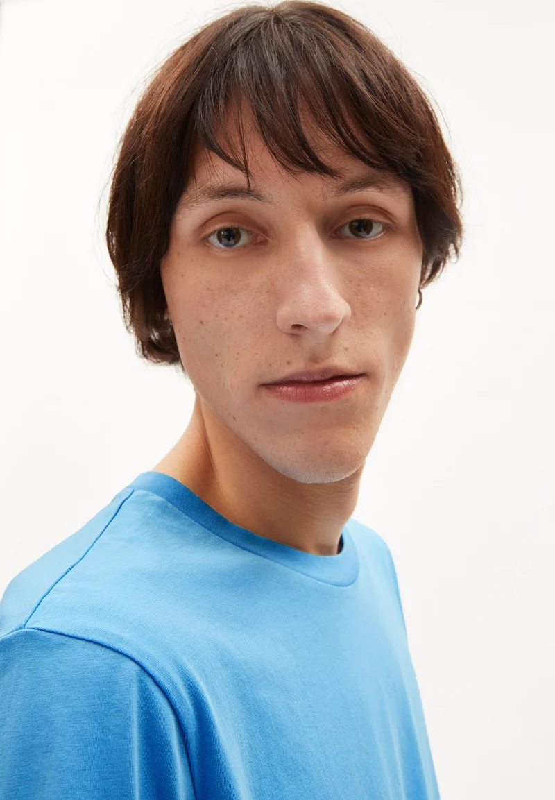 JAAMES T-SHIRT | blueniverse