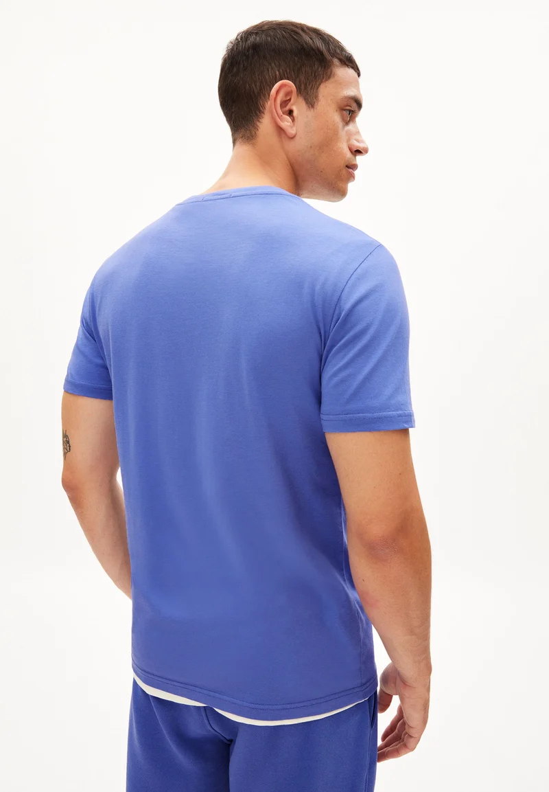 JAAMES T-SHIRT | vibrant violet