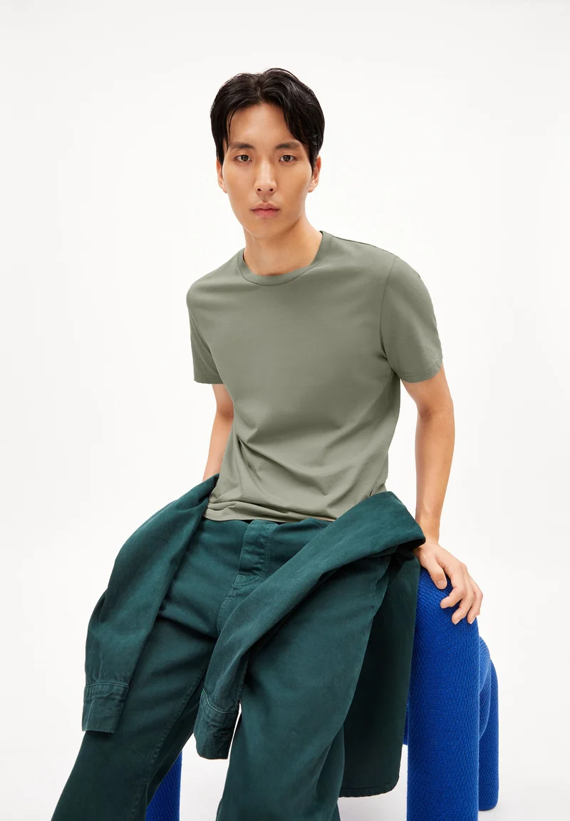 JAAMES T-SHIRT | cool sage