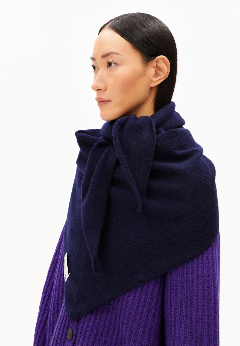 BRYANAA TRIANGLE SCARF | tinted navy