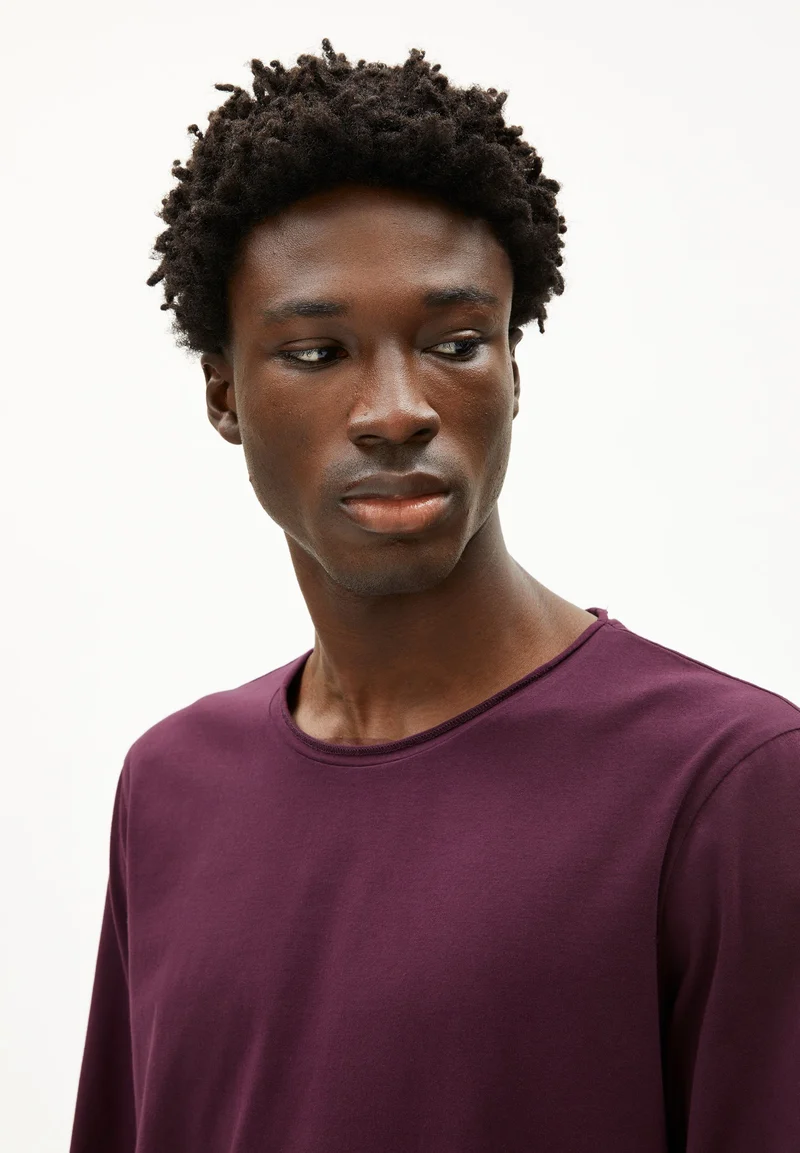 MAARKOS LS BRUSHED | dark cranberry