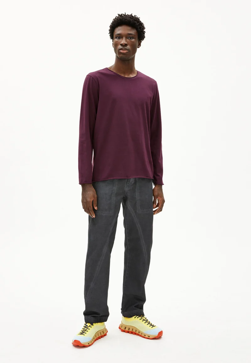 MAARKOS LS BRUSHED | dark cranberry