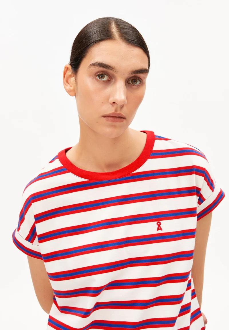 IDAARA GESTREIFTES T-SHIRT | light oatmilk-mars red-dynamo blue