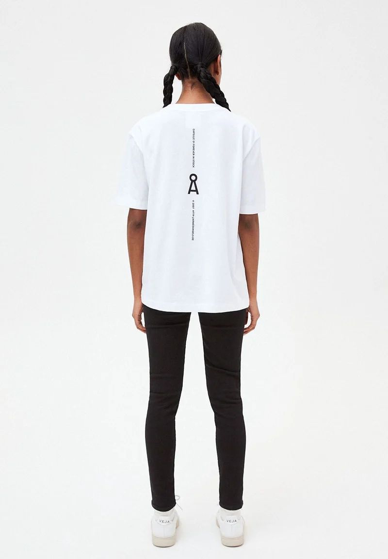 TARAA CAPSULE.02 | white