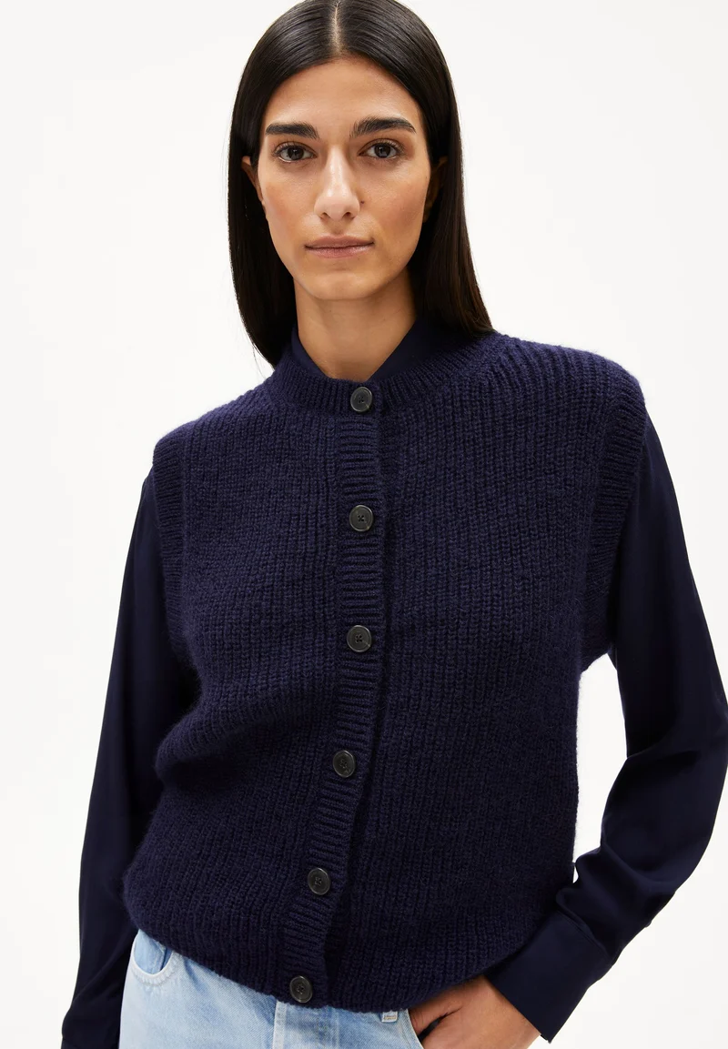 HELGEAA PREMIUM | tinted navy
